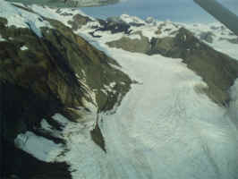 Glacier Flight1.jpg (117640 bytes)