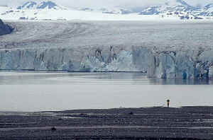 steve_beached2.jpg (41303 bytes)